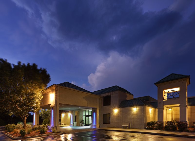 Holiday Inn Express LITTLE ROCK-AIRPORT - Little Rock, AR