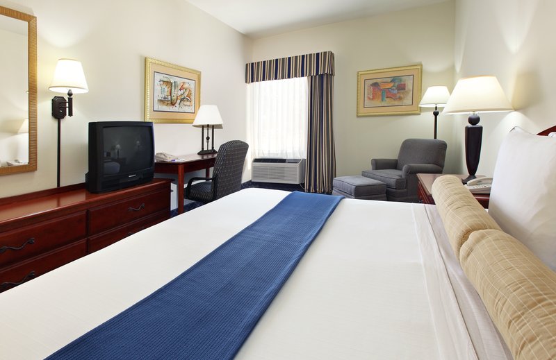 Holiday Inn Express - Bryant, AR