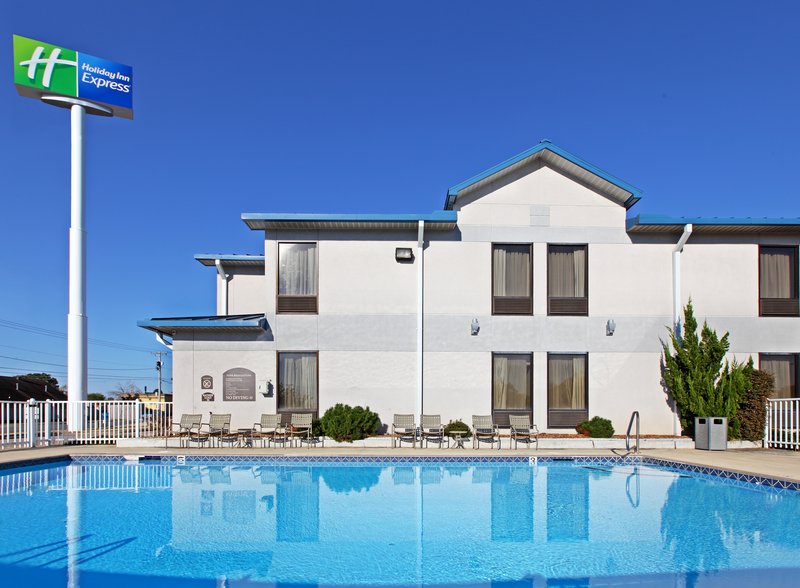 Holiday Inn Express - Bryant, AR