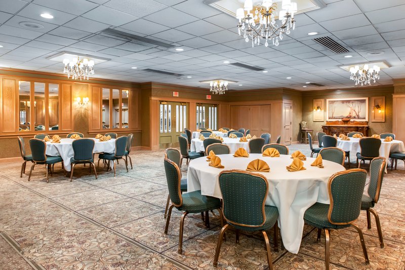 Clarion Hotel - Columbus, IN