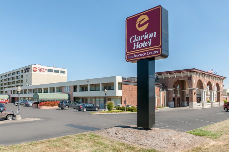 Clarion Hotel - Columbus, IN