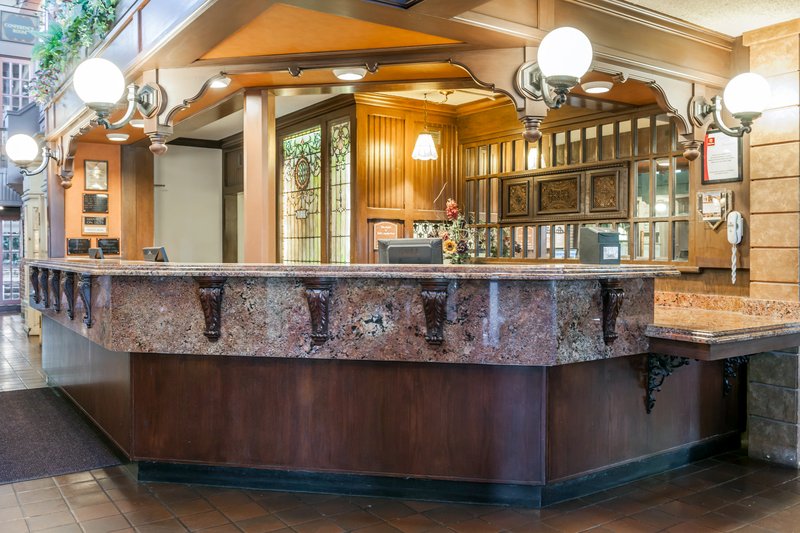 Clarion Hotel - Columbus, IN