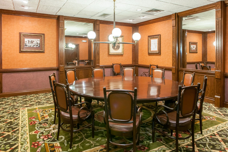 Clarion Hotel - Columbus, IN