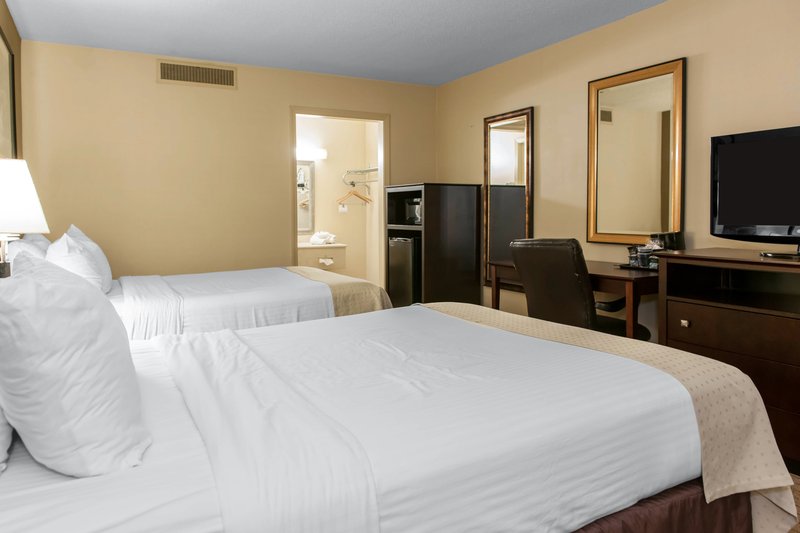 Clarion Hotel - Columbus, IN