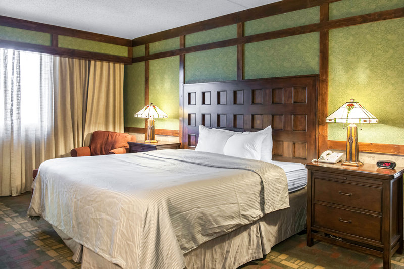 Clarion Hotel - Columbus, IN