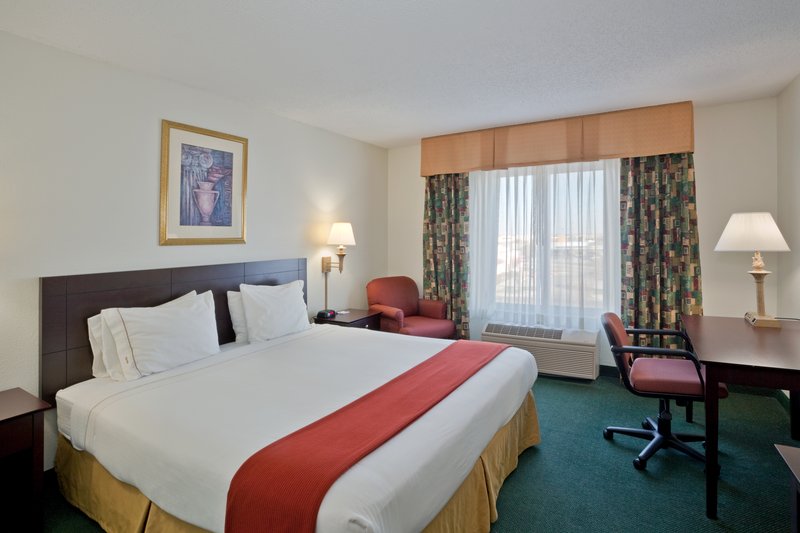 Holiday Inn Express & Suites LEBANON - Lebanon, MO