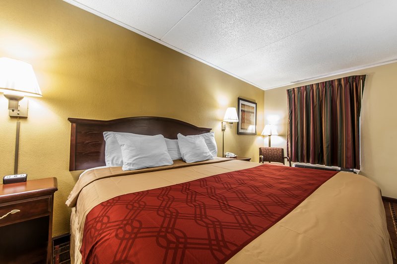 Econo Lodge - Lenoir City, TN