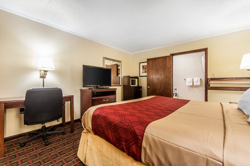 Econo Lodge - Lenoir City, TN