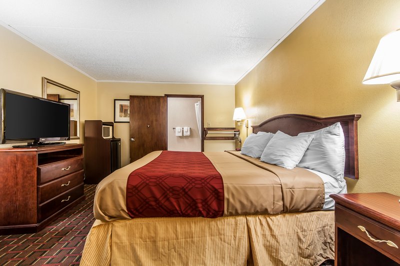 Econo Lodge - Lenoir City, TN