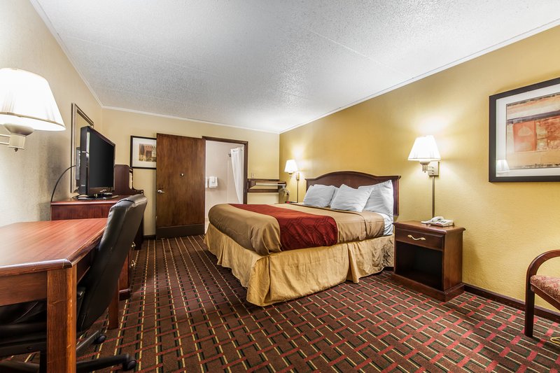 Econo Lodge - Lenoir City, TN