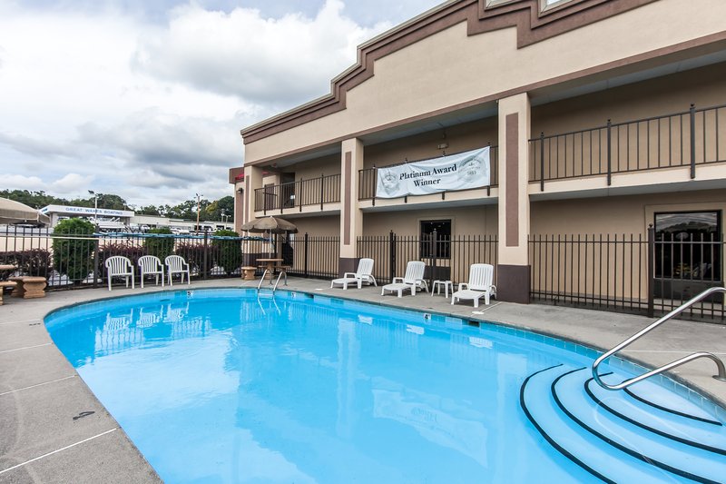 Econo Lodge - Lenoir City, TN