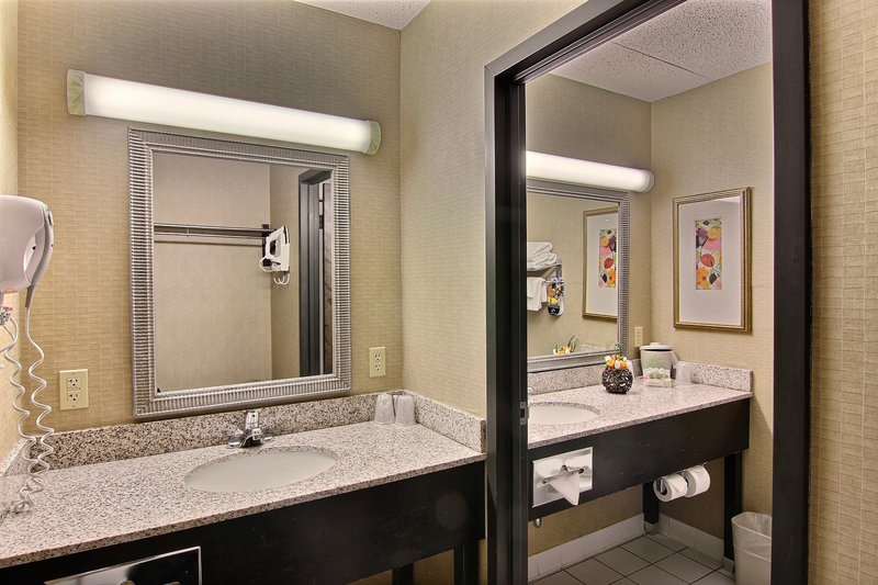 Holiday Inn - Fargo, ND
