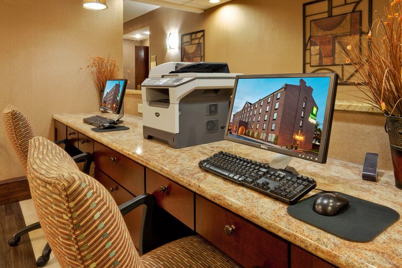 Holiday Inn Express Harrisburg East - Centerville, PA