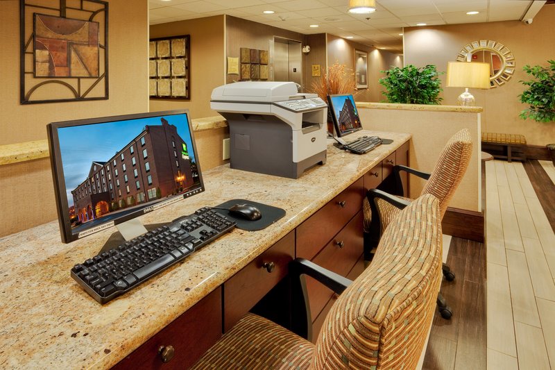 Holiday Inn Express Harrisburg East - Centerville, PA