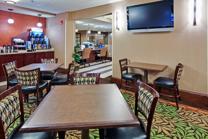 Holiday Inn Express Harrisburg East - Centerville, PA