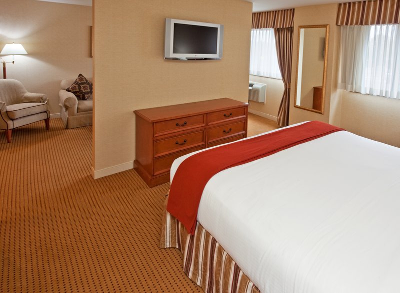 Holiday Inn Express LYNBROOK - ROCKVILLE CENTRE - Roslyn Heights, NY