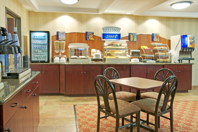 Holiday Inn Express LEESVILLE-FT. POLK - Newllano, LA