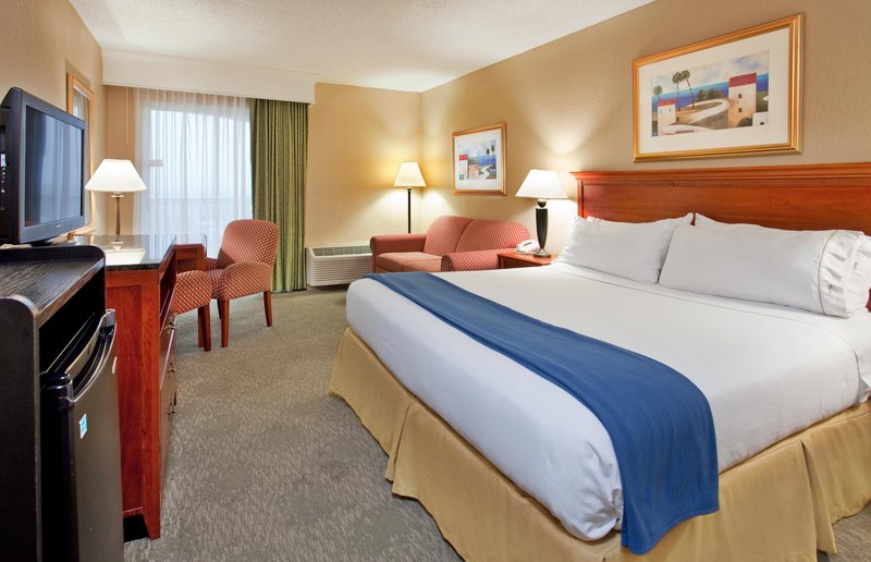 Holiday Inn Express Orange Beach-On The Beach - Rackerby, CA