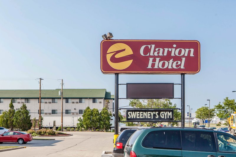 Clarion Hotel Airport - Milwaukee, WI