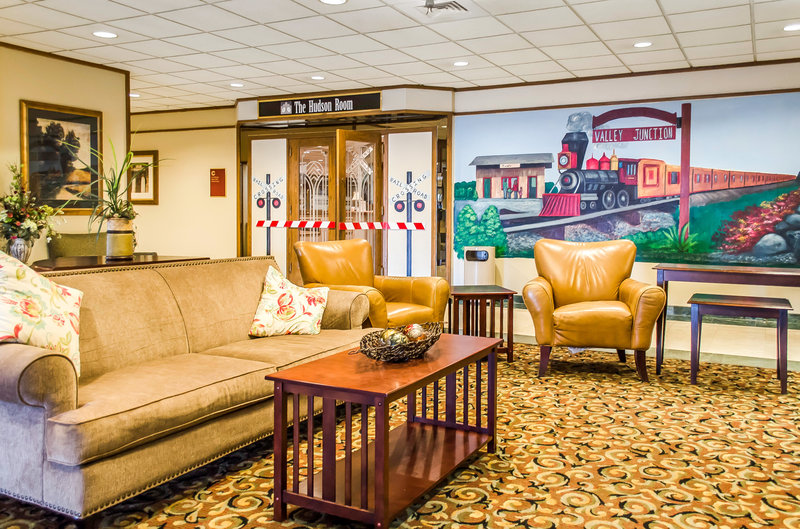 Clarion Inn and Conference Center - Hudson, OH