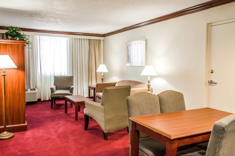 Clarion Inn and Conference Center - Hudson, OH