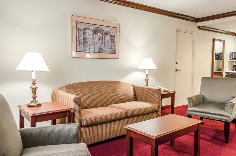 Clarion Inn and Conference Center - Hudson, OH