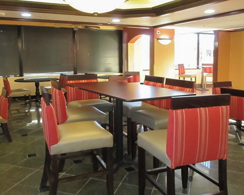 Comfort Inn & Suites - Memphis, TN