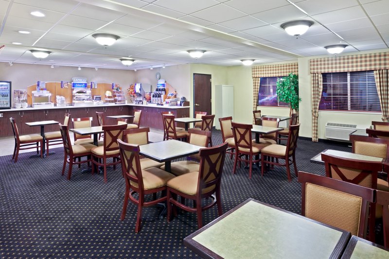 Holiday Inn Express & Suites PORTLAND AIRPORT - Portland, OR