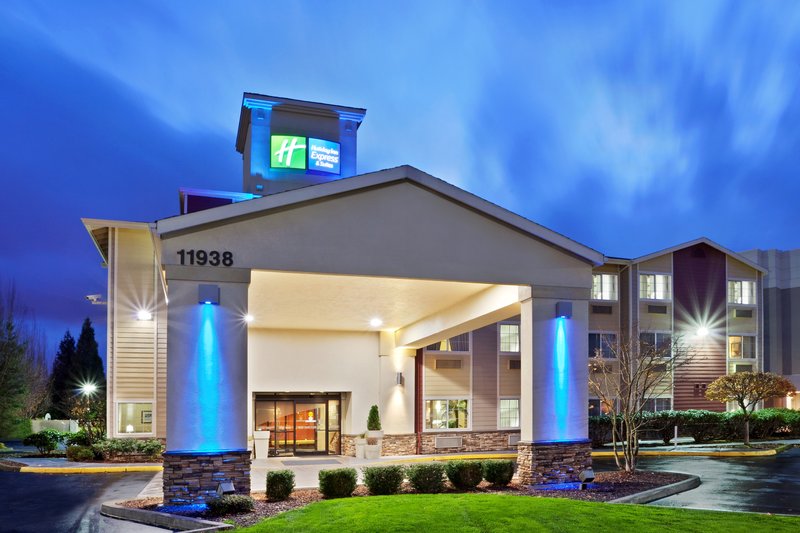 Holiday Inn Express & Suites PORTLAND AIRPORT - Portland, OR