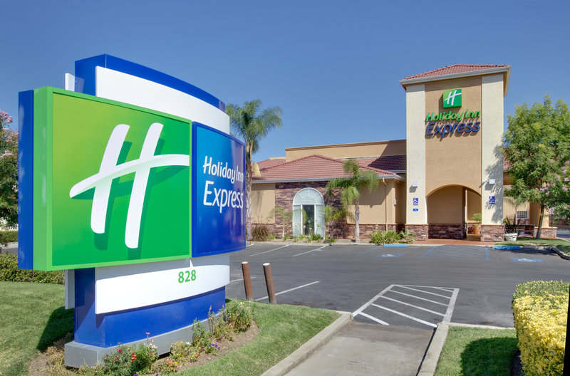 Holiday Inn Express Oakdale - Oakdale, CA
