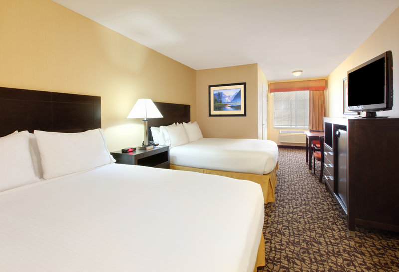 Holiday Inn Express Oakdale - Oakdale, CA