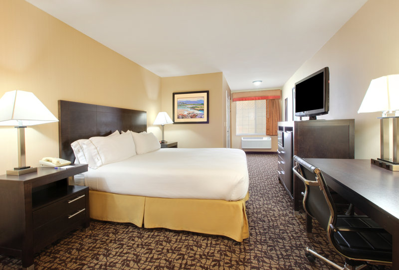 Holiday Inn Express Oakdale - Oakdale, CA
