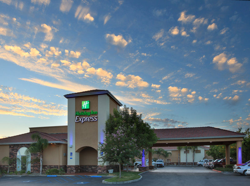 Holiday Inn Express Oakdale - Oakdale, CA
