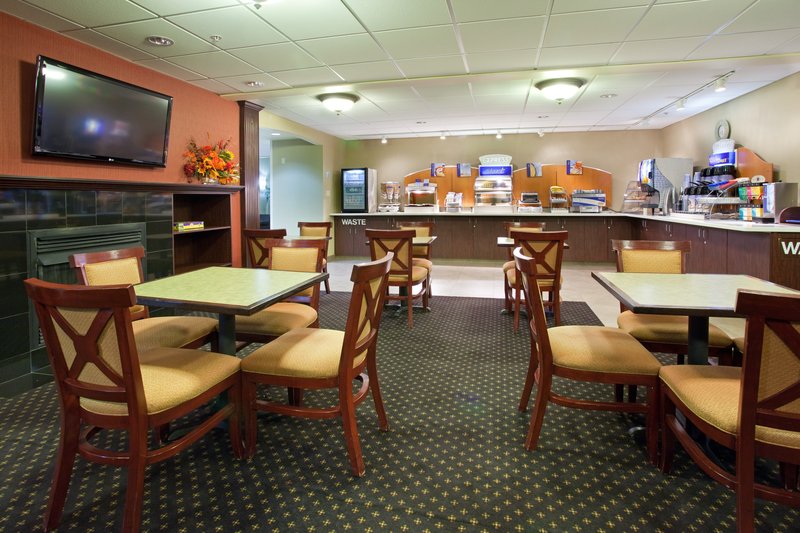 Holiday Inn Express & Suites PORTLAND AIRPORT - Portland, OR