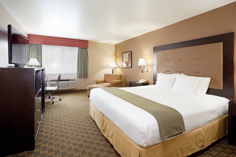 Holiday Inn Express & Suites PORTLAND AIRPORT - Portland, OR