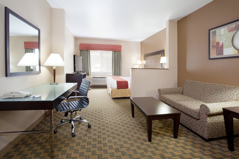 Holiday Inn Express & Suites PORTLAND AIRPORT - Portland, OR