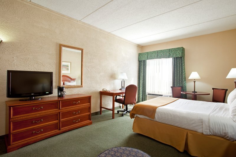 Holiday Inn Express RACINE AREA (I-94 AT EXIT 333) - Sturtevant, WI