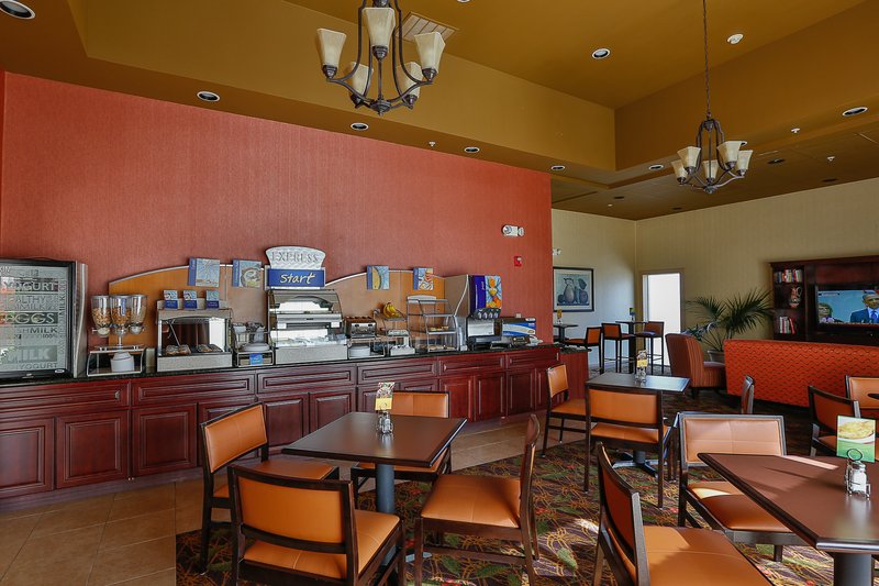 Holiday Inn Express Oakdale - Oakdale, CA