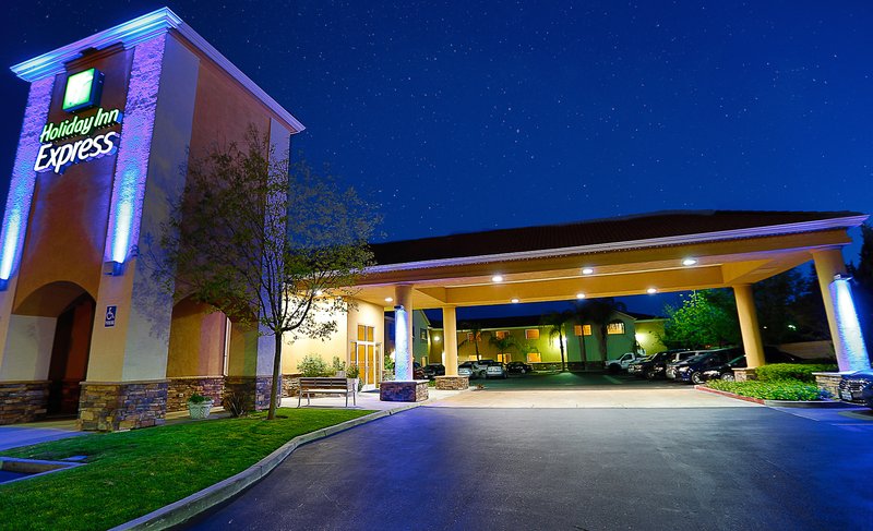 Holiday Inn Express Oakdale - Oakdale, CA