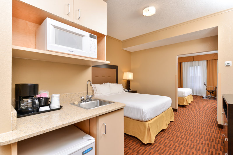 Holiday Inn Express BREEZEWOOD - Wood, PA