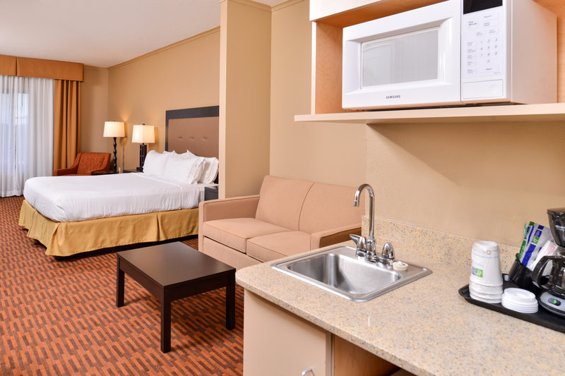 Holiday Inn Express BREEZEWOOD - Wood, PA