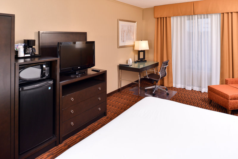 Holiday Inn Express BREEZEWOOD - Wood, PA