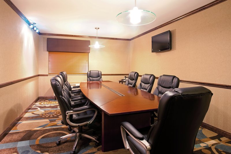 Holiday Inn Express TUSCOLA - Sadorus, IL
