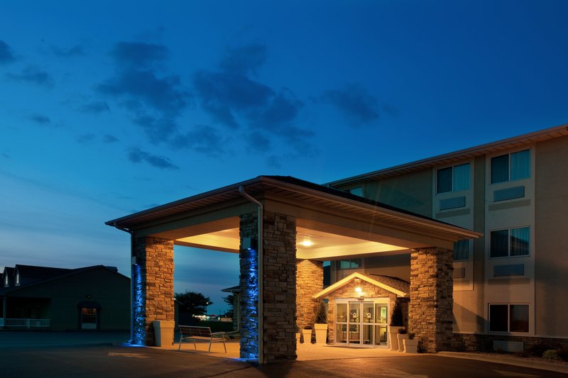 Holiday Inn Express TUSCOLA - Sadorus, IL