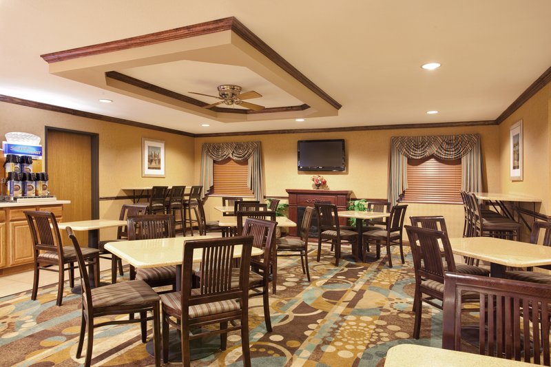 Holiday Inn Express TUSCOLA - Sadorus, IL