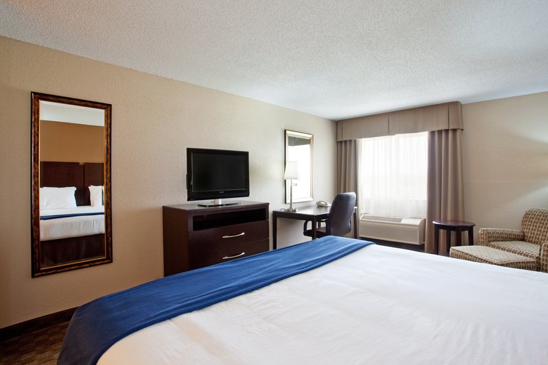 Holiday Inn Express TUSCOLA - Sadorus, IL