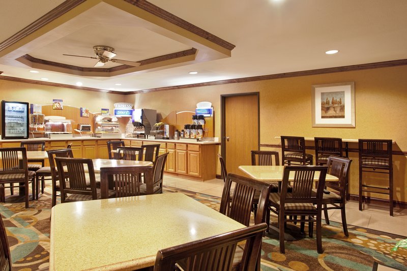 Holiday Inn Express TUSCOLA - Sadorus, IL