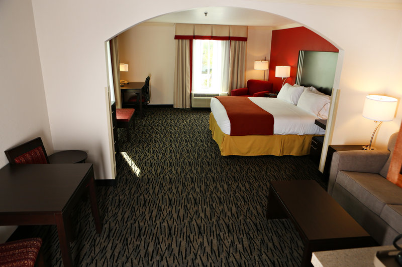 Holiday Inn Express & Suites SUMTER - Seffner, FL