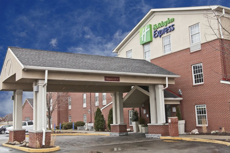 Holiday Inn Express & Suites ROSEVILLE - Harper Woods, MI