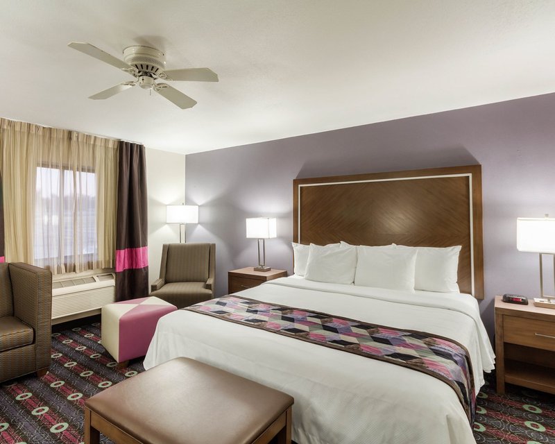 Baymont Inn & Suites-Tulsa - Tulsa, OK